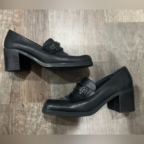 Westies Vintage Women’s Heel Leather Loafers - Picture 3 of 5